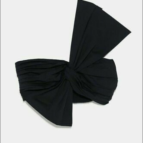 Zara Tops - Black cropped top